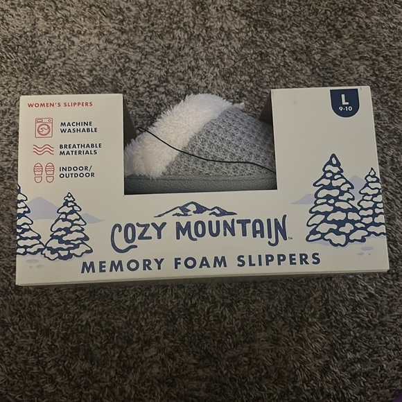 New in box Cozy Mountain women’s memory foam slippers sz 9-10 - Picture 4 of 4